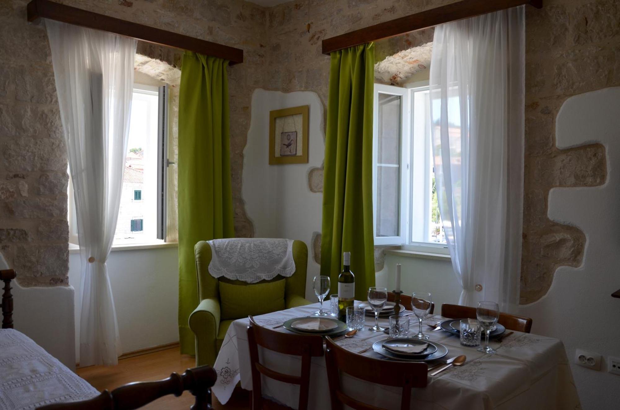 Castel Nonna Franka Apartment Сутиван Екстериор снимка