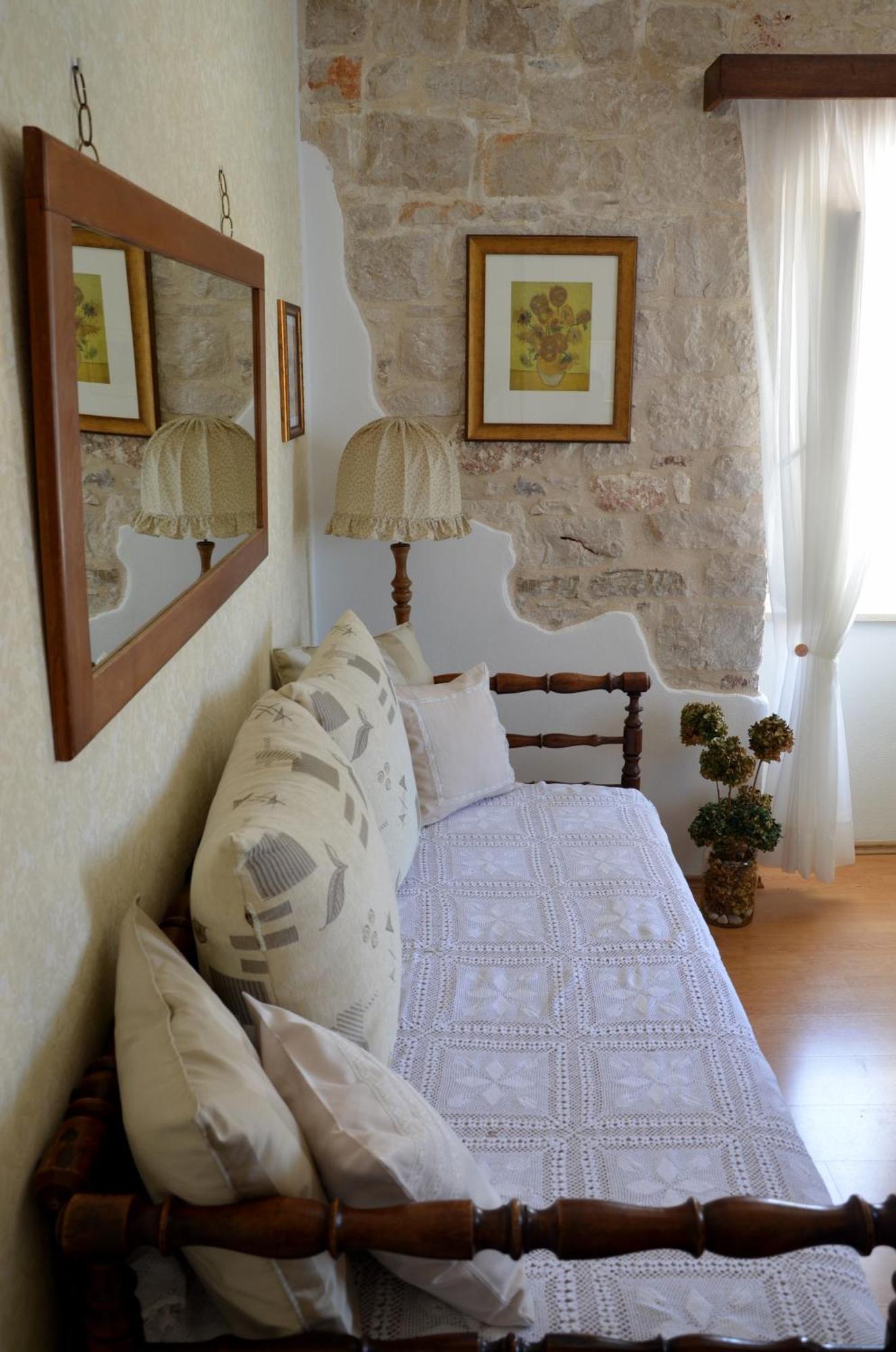 Castel Nonna Franka Apartment Сутиван Екстериор снимка